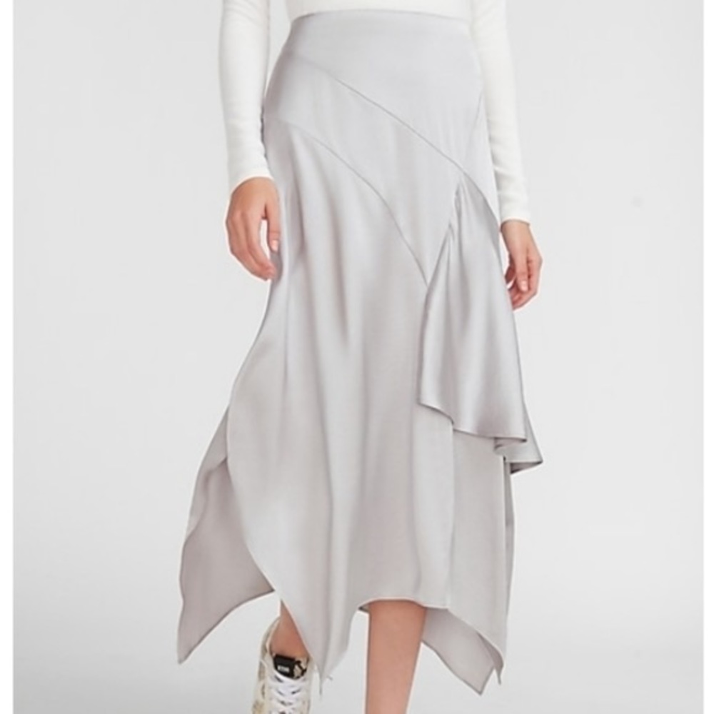 NWT Express silver shimmer skirt size medium